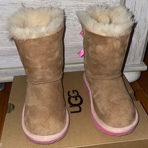 Ugg Bailey bow